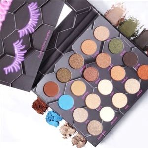 BEEBEAUTY BARBARELLA 20 Color Eyeshadow Palette